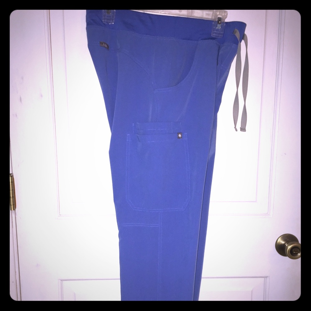 FIGS Kade Medium Cargo Scrub Pants Ceil Blue
